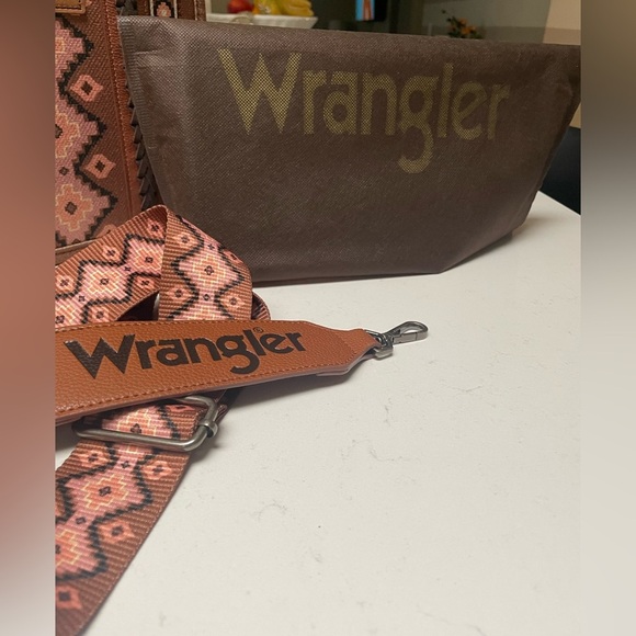 Wrangler Aztec Print Tote Bag - Brown & pink - Picture 14 of 14
